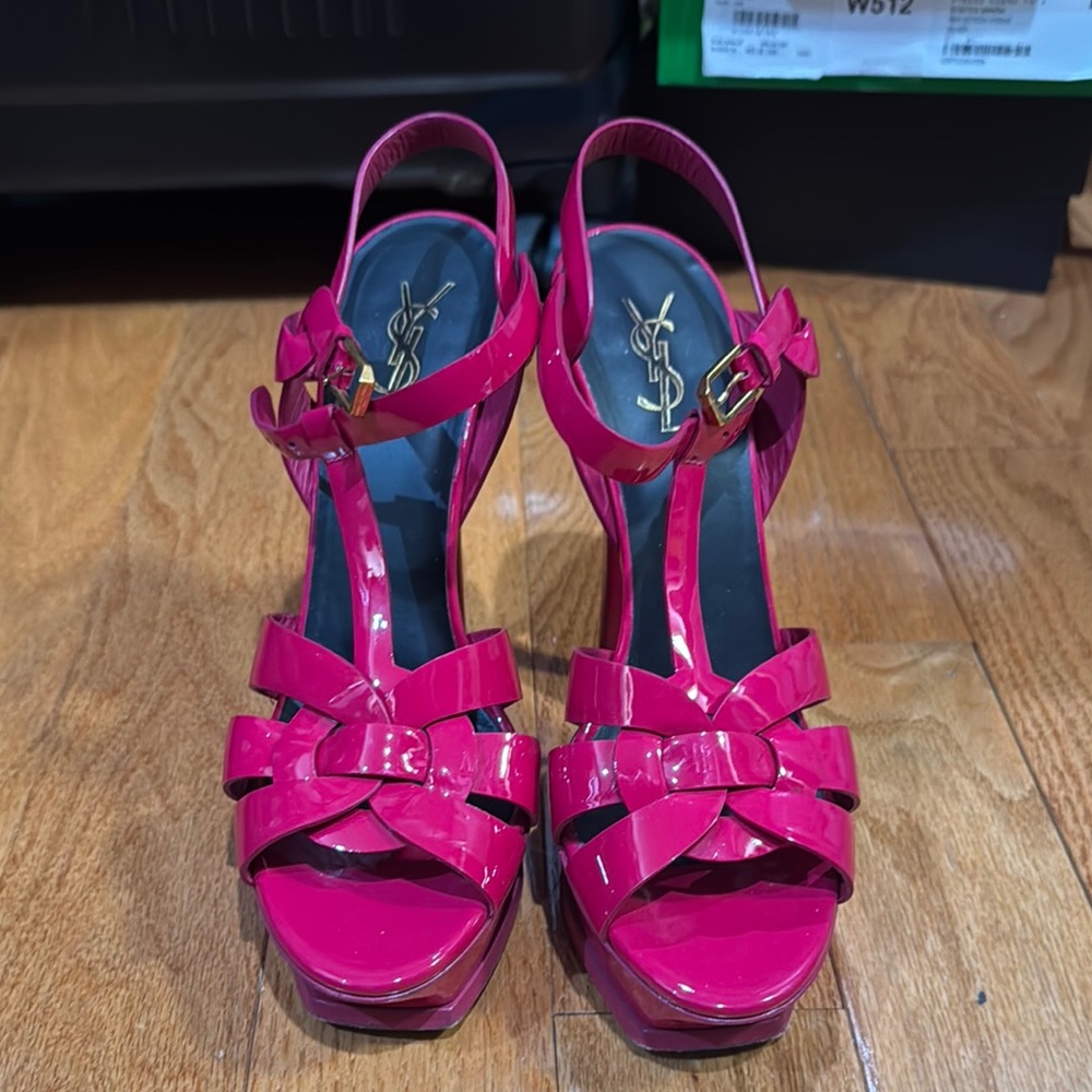 Saint Laurent
Tribute high-heeled sandals